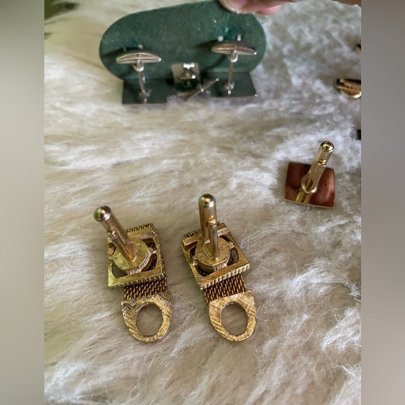 Elegant Gold and Silver Cufflinks and Tie Clip Collection - Picture 13 of 16